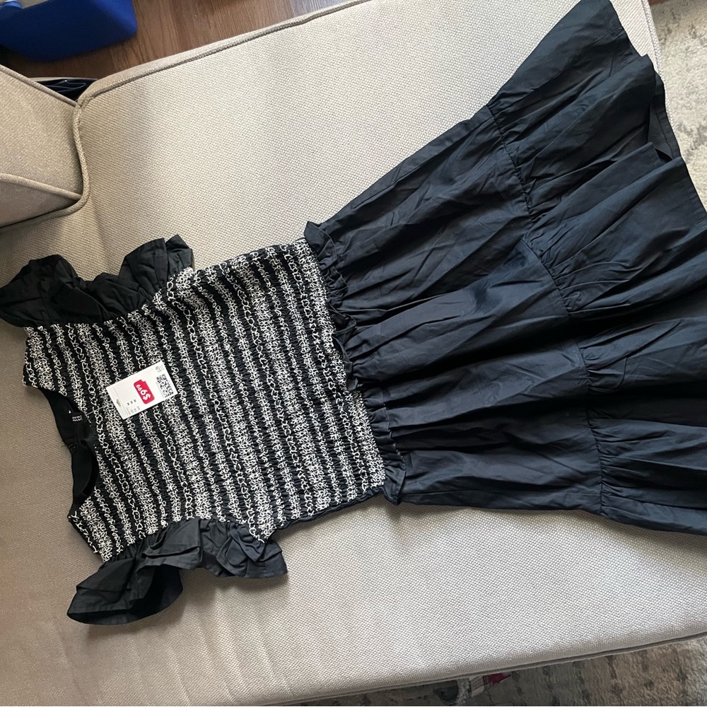H&M Ruffle Embroided Dress - Picture 3 of 3